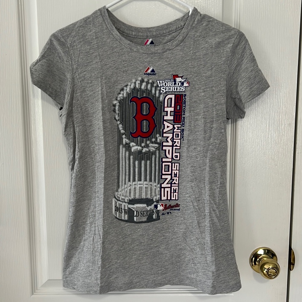 Like new! Women’s 2013 World Series Boston Red Sox T-shirt - size small